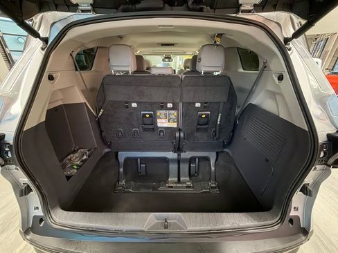 Used 2022 Toyota Sienna XLE image 48