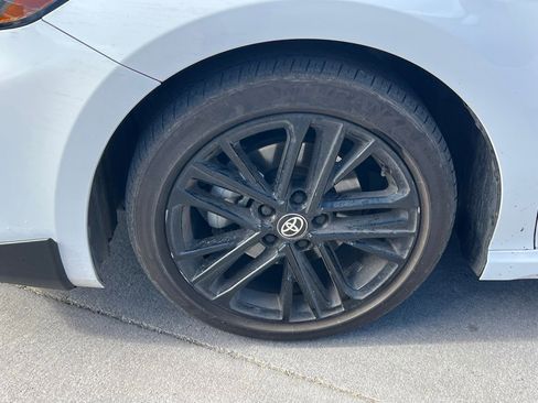 Used 2025 Toyota Camry SE image 4