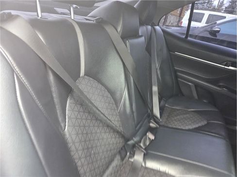 Used 2018 Toyota Camry XSE image 27