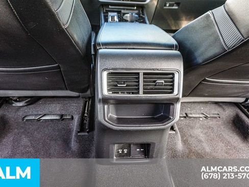 Used 2024 Volkswagen Atlas Cross Sport SE image 31