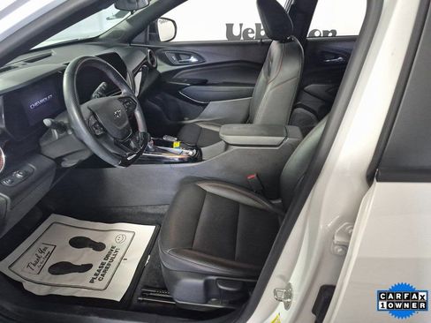 Certified 2024 Chevrolet Trax RS image 9