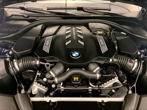 Used 2023 BMW M550i xDrive w/ Executive Package image 9