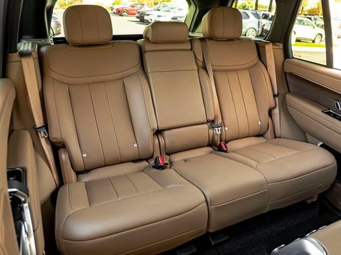 Certified 2025 Land Rover Range Rover SE AWD/4WD image 29