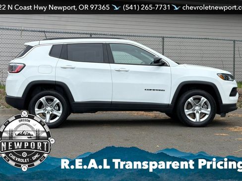 Used 2023 Jeep Compass Latitude AWD/4WD image 3