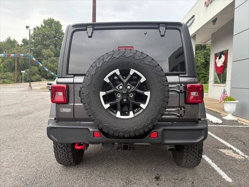 Certified 2025 Jeep Wrangler Unlimited Rubicon w/ Convenience Group AWD/4WD image 8