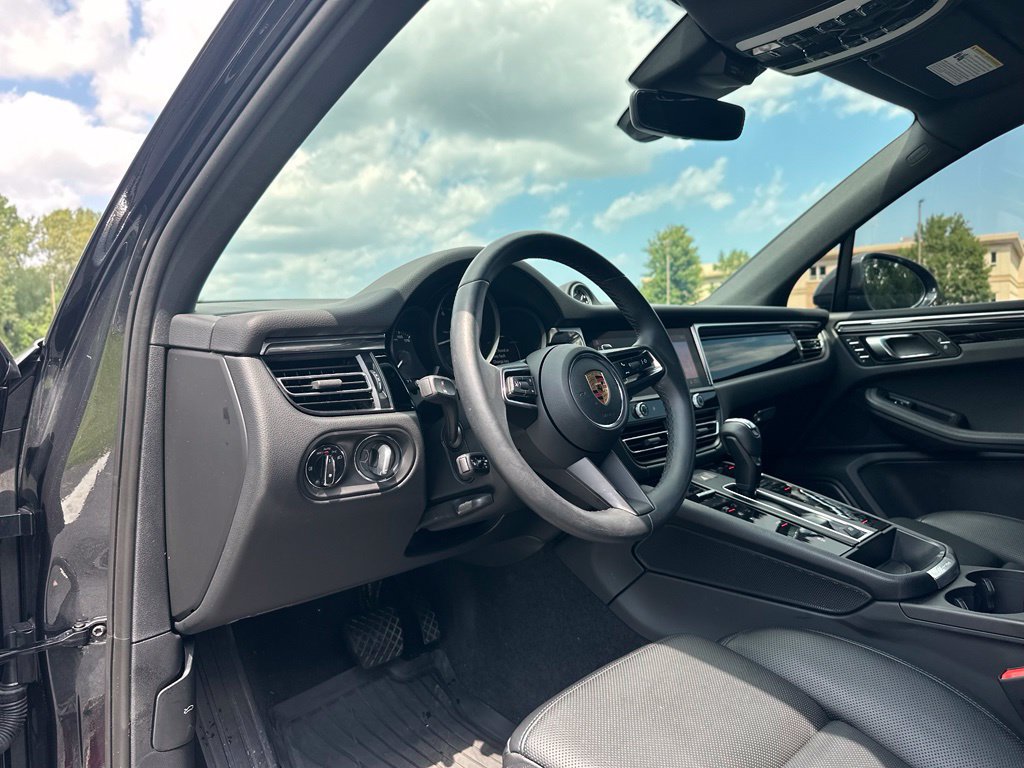 Used 2023 Porsche Macan AWD/4WD image 15
