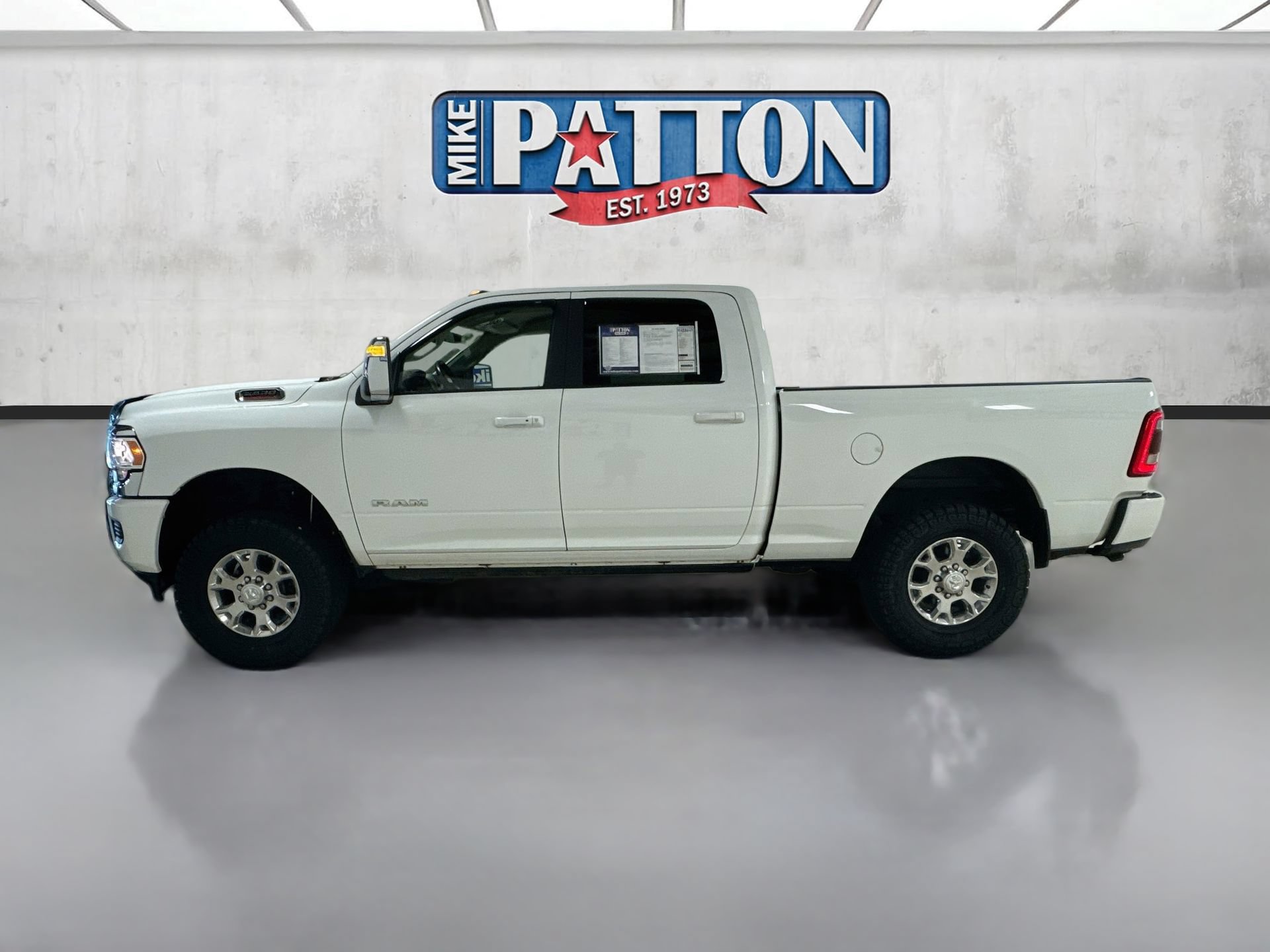 Used 2023 RAM 2500 Laramie AWD/4WD image 4