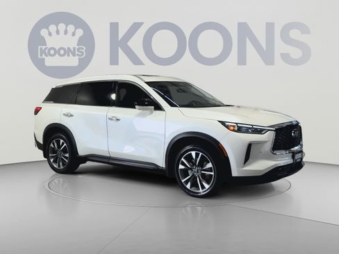 Used 2023 INFINITI QX60 Luxe w/ Vision Package AWD/4WD image 2