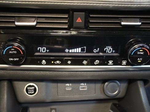 Used 2021 Nissan Rogue SV AWD/4WD image 27