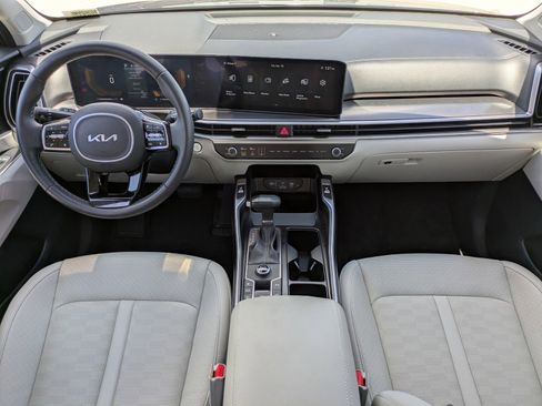 Certified 2025 Kia Sorento S w/ Panoramic Sunroof Package FWD image 12