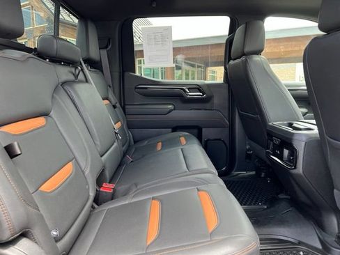 Used 2024 GMC Sierra 1500 AT4 w/ Technology Package AWD/4WD image 18