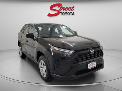 Certified 2025 Toyota RAV4 LE AWD/4WD image 5
