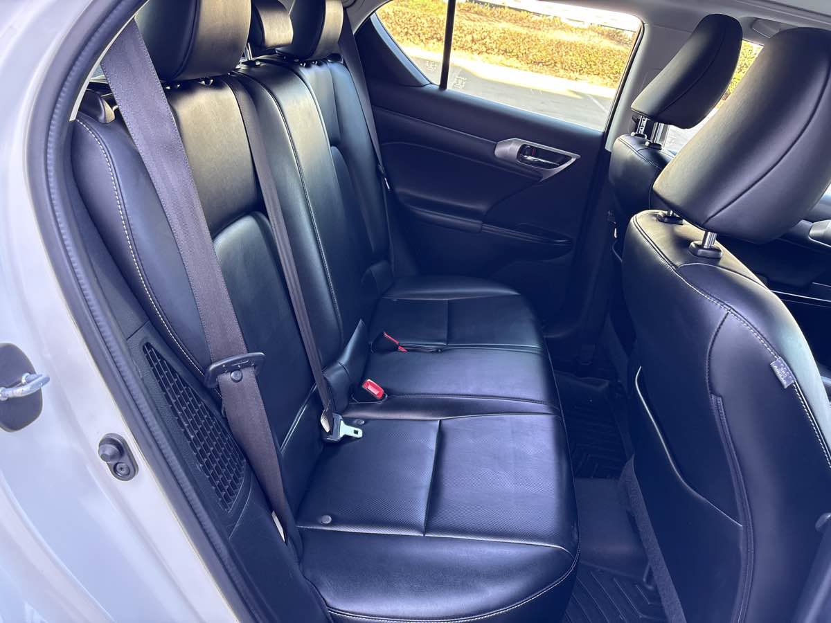 Used 2015 Lexus CT 200h FWD image 14