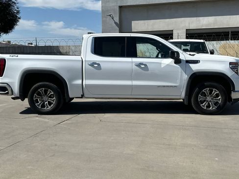 Used 2024 GMC Sierra 1500 SLT AWD/4WD image 9