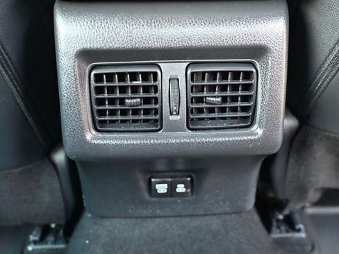 Used 2025 Toyota Camry SE AWD (Natl) image 38