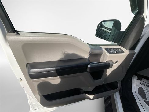 Used 2015 Ford F150 XLT w/ Equipment Group 302A Luxury image 14