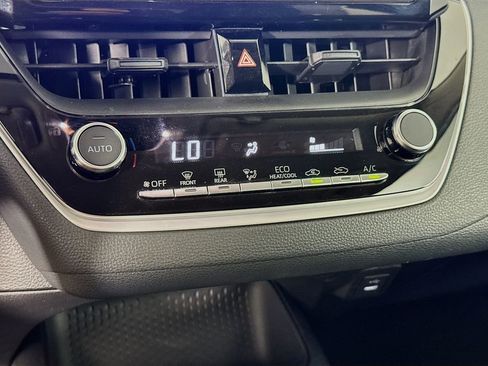 Used 2025 Toyota Corolla LE FWD image 20
