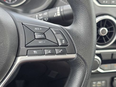 Used 2025 Nissan Sentra SV FWD image 33