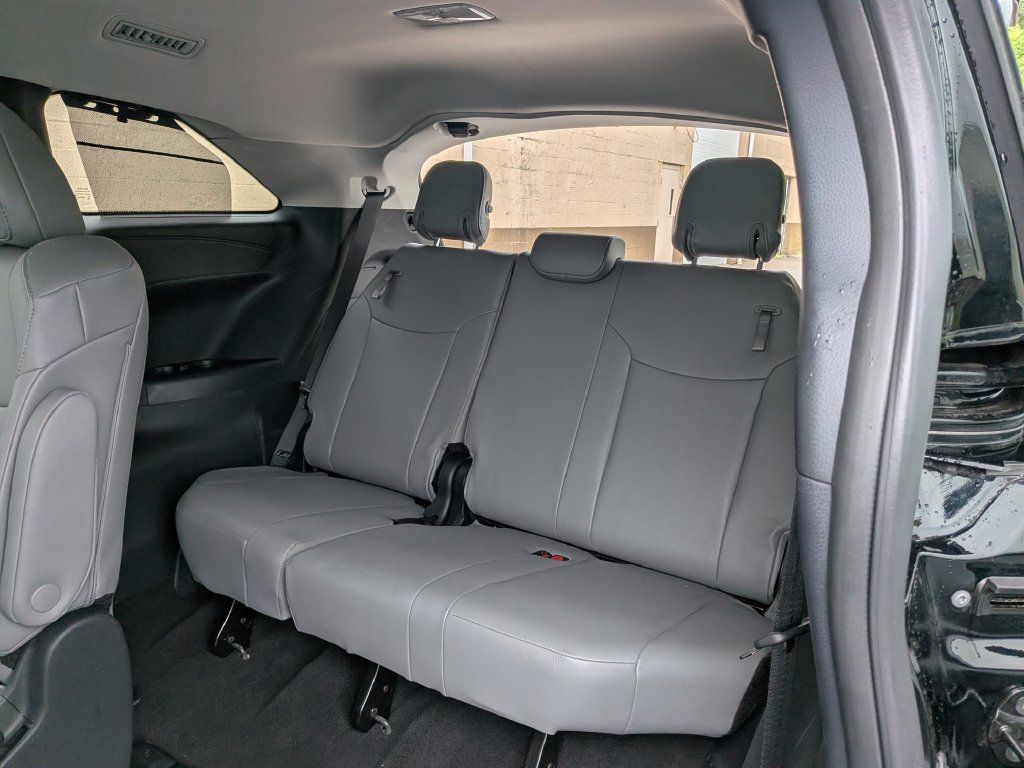 Used 2026 Toyota Sienna XLE FWD image 35