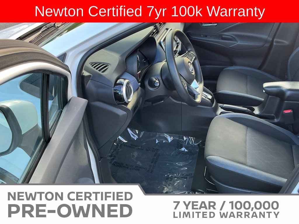 Used 2023 Nissan Versa SV FWD image 7