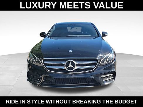 Used 2017 Mercedes-Benz E 300 4MATIC image 3