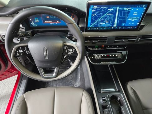 New 2026 Lincoln Corsair Premiere image 15