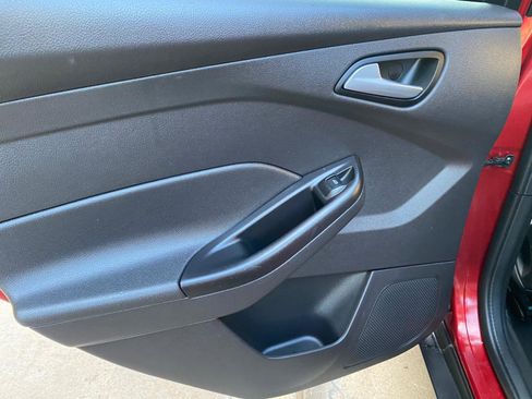 Used 2014 Ford Focus SE image 35