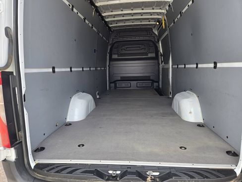 Used 2024 Mercedes-Benz Sprinter 2500 image 17