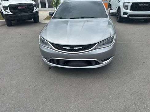 Used 2016 Chrysler 200 Limited FWD image 5