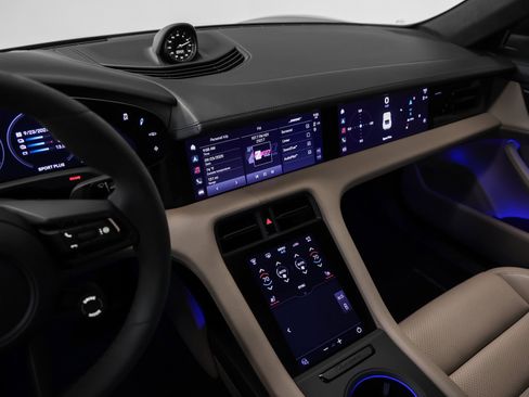 Used 2023 Porsche Taycan GTS image 37