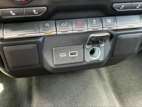 Used 2022 Chevrolet Silverado 1500 LT image 17