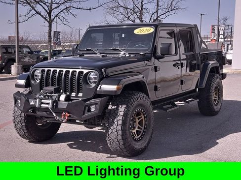 Used 2020 Jeep Gladiator Overland image 4