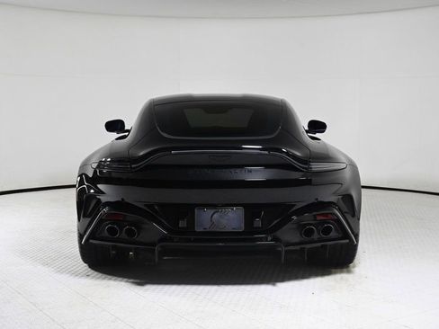 Used 2025 Aston Martin V8 Vantage Coupe image 16