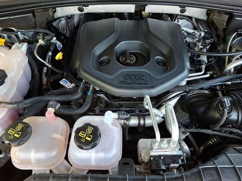 Used 2023 Jeep Grand Cherokee 4WD 4xe image 31