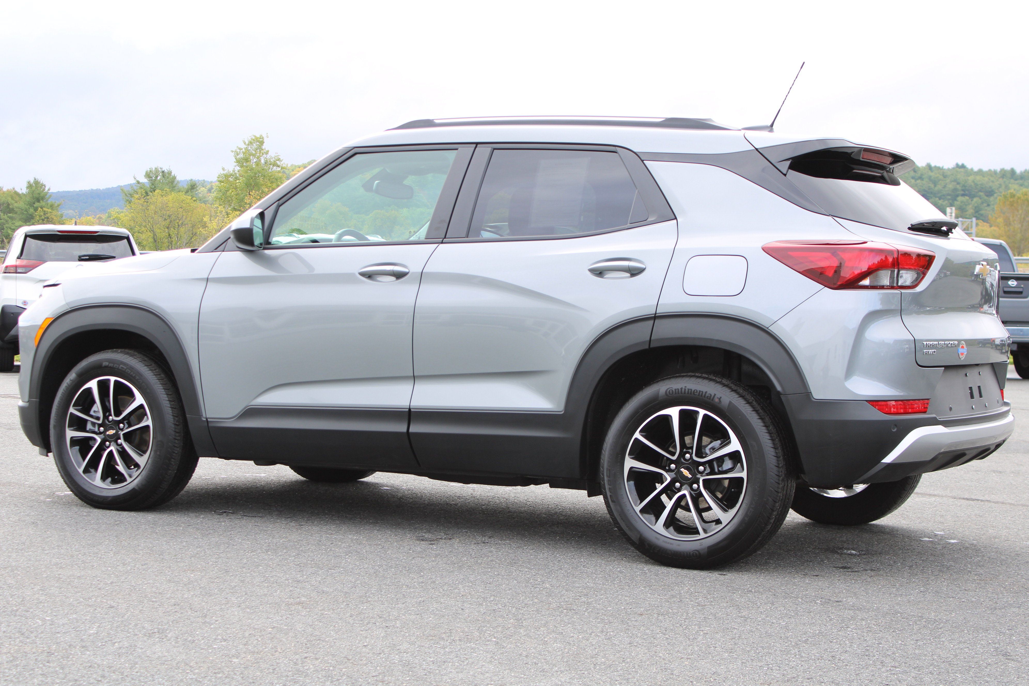 Used 2025 Chevrolet TrailBlazer LT w/ Convenience Package AWD/4WD image 10