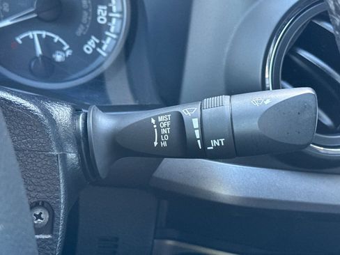 Used 2019 Toyota Tacoma TRD Off-Road image 32