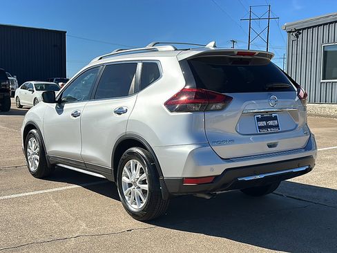 Used 2020 Nissan Rogue SV image 6