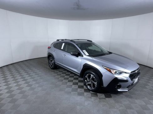 Used 2024 Subaru Crosstrek 2.0i Premium w/ Crosstrek Mirror Package AWD/4WD image 2