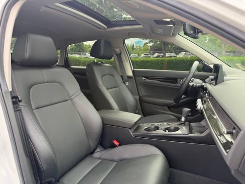 Used 2024 Honda Civic Touring image 25