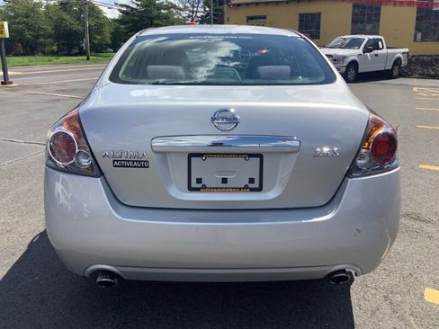 Used 2009 Nissan Altima 2.5 S w/ Emergency Aid Pkg FWD image 6