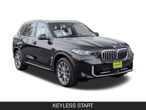Used 2025 BMW X5 xDrive50e AWD/4WD image 2