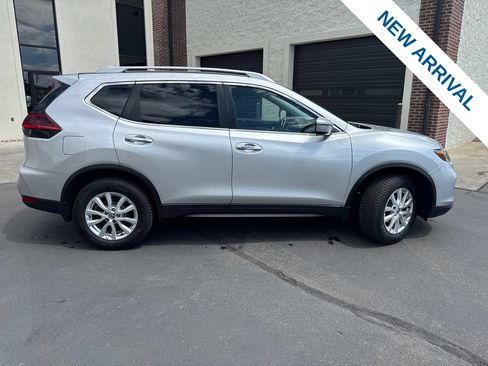 Used 2018 Nissan Rogue SV AWD/4WD image 8