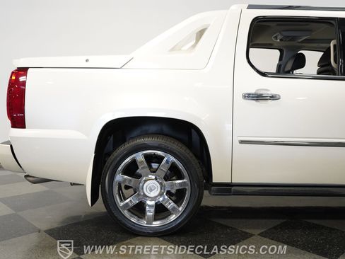 Used 2009 Cadillac Escalade EXT image 30