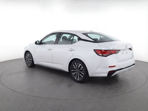 Used 2024 Nissan Altima 2.5 SV image 6