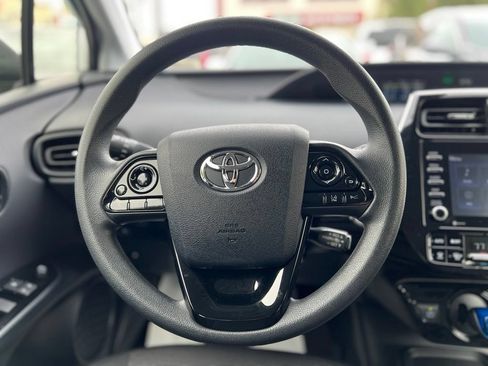 Certified 2022 Toyota Prius LE FWD image 30