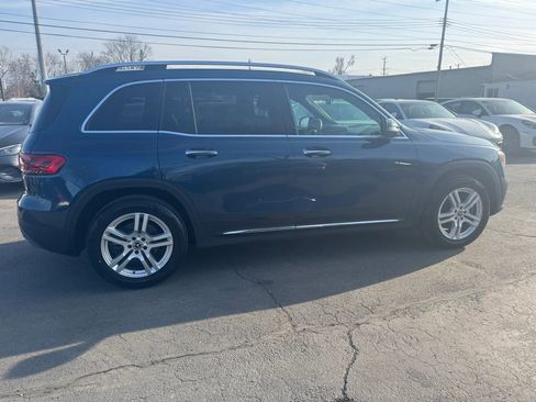Used 2021 Mercedes-Benz GLB 250 4MATIC w/ Premium Package image 8