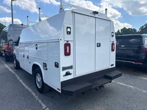 Used 2021 Ford E-350 and Econoline 350 Super Duty w/ Power Windows & Locks Group RWD image 4