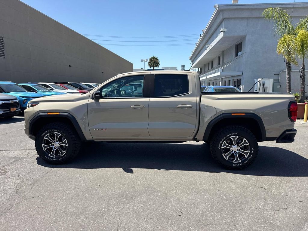 Used 2023 GMC Canyon AT4 AWD/4WD image 5