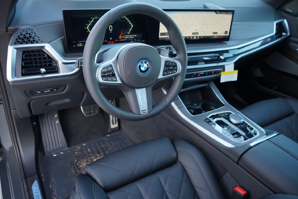 Used 2026 BMW X5 xDrive50e w/ M Sport Package AWD/4WD image 13
