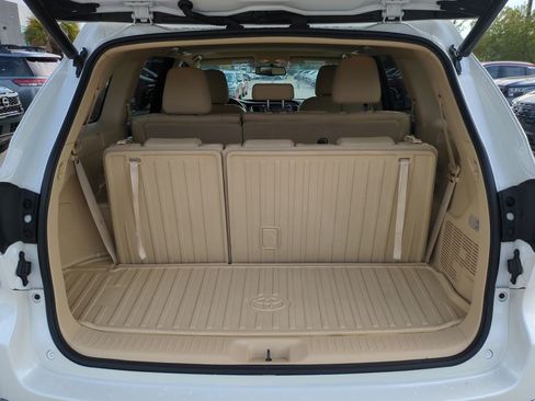 Used 2016 Toyota Highlander XLE AWD/4WD image 34
